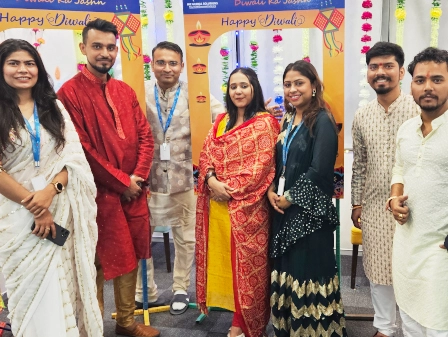 hic-teams-in-diwali-attire.webp